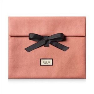 Gucci beauty dusty rose bag